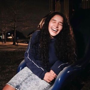 Meet your Posher, Valentina